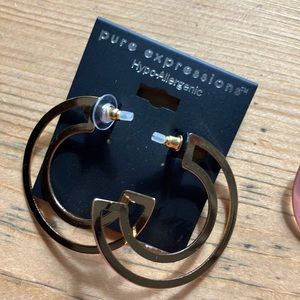 Double Hoop Post Earrings Gold Tone NWT